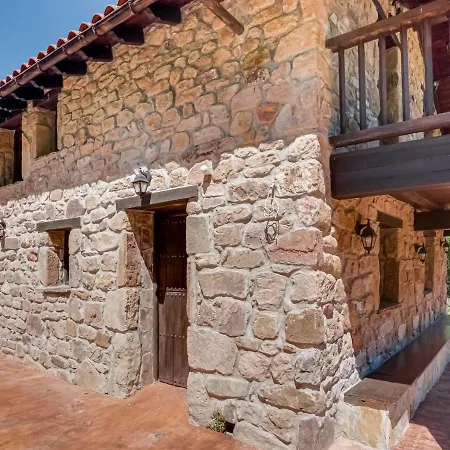 Semesterbostad Rustic Holiday In Merilla With Valley View Morilla