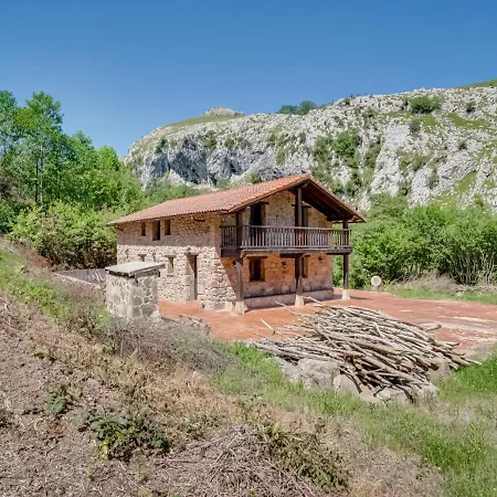 Semesterbostad Rustic Holiday In Merilla With Valley View